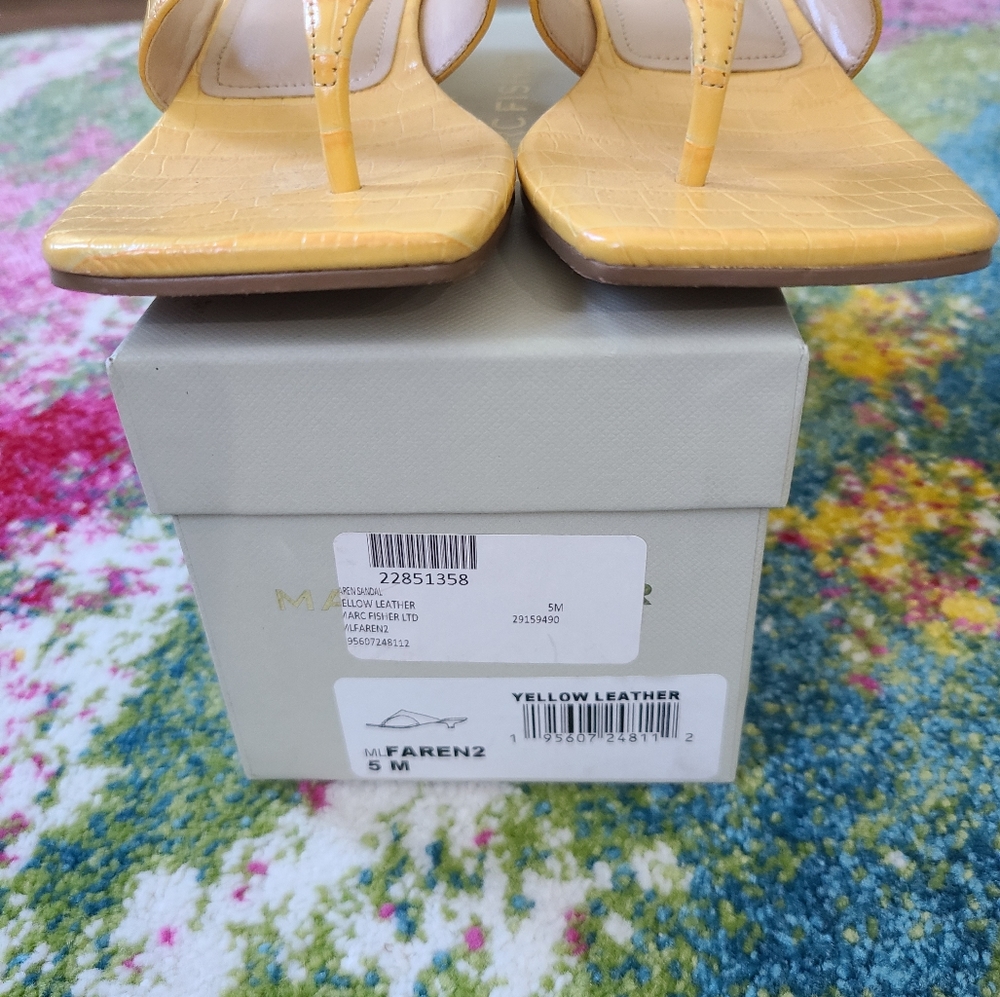 Like New - Marc Fisher Yellow sandals 👡 kitten heels - Picture 3 of 12